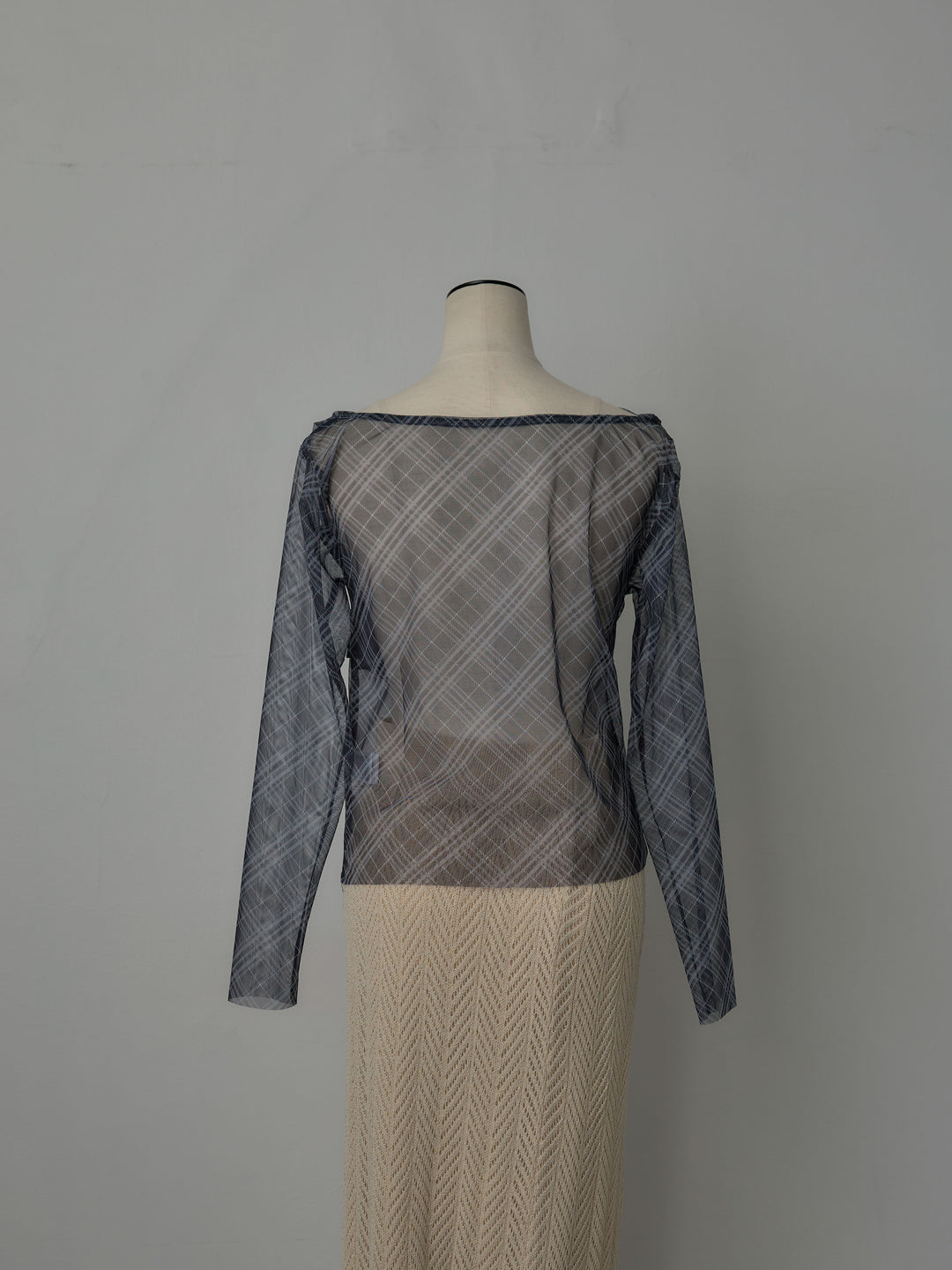 シアーチェックドレープトップス