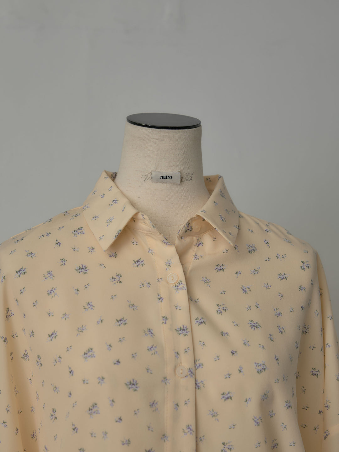 小花柄サテンオーバーシャツ