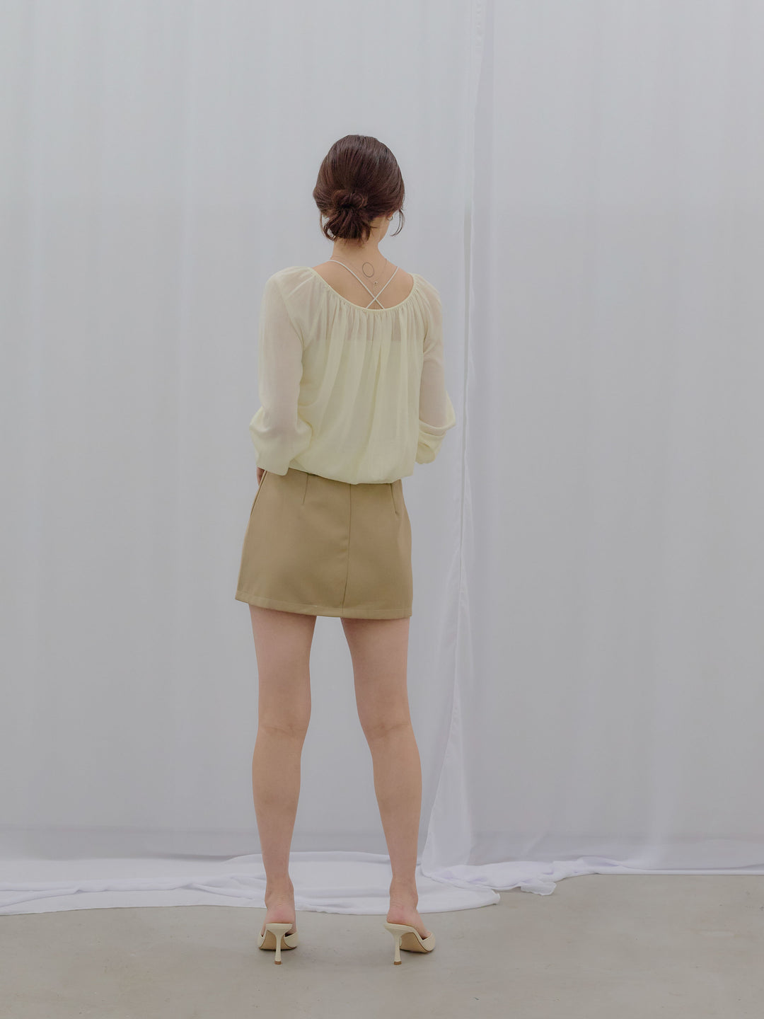 ニュアンスギャザーシアープルオーバー