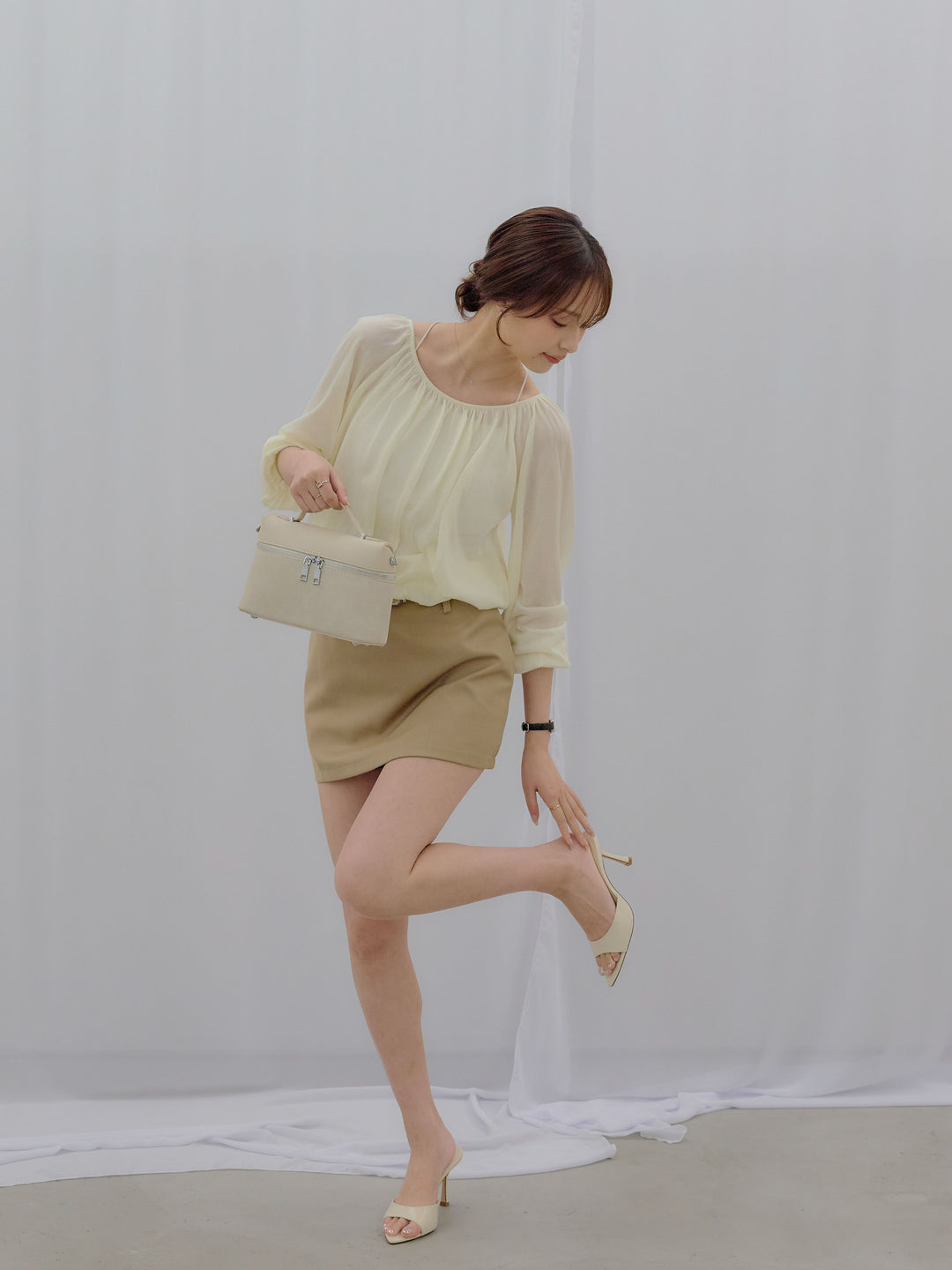 ニュアンスギャザーシアープルオーバー