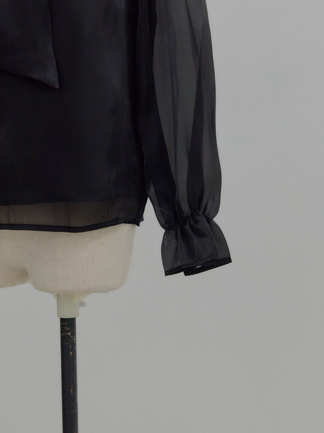 グロッシーオーガンジーボウタイブラウス