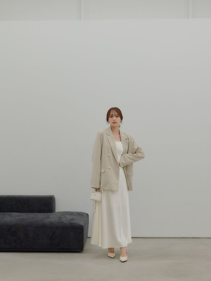 ゴールドボタンテーラードジャケット