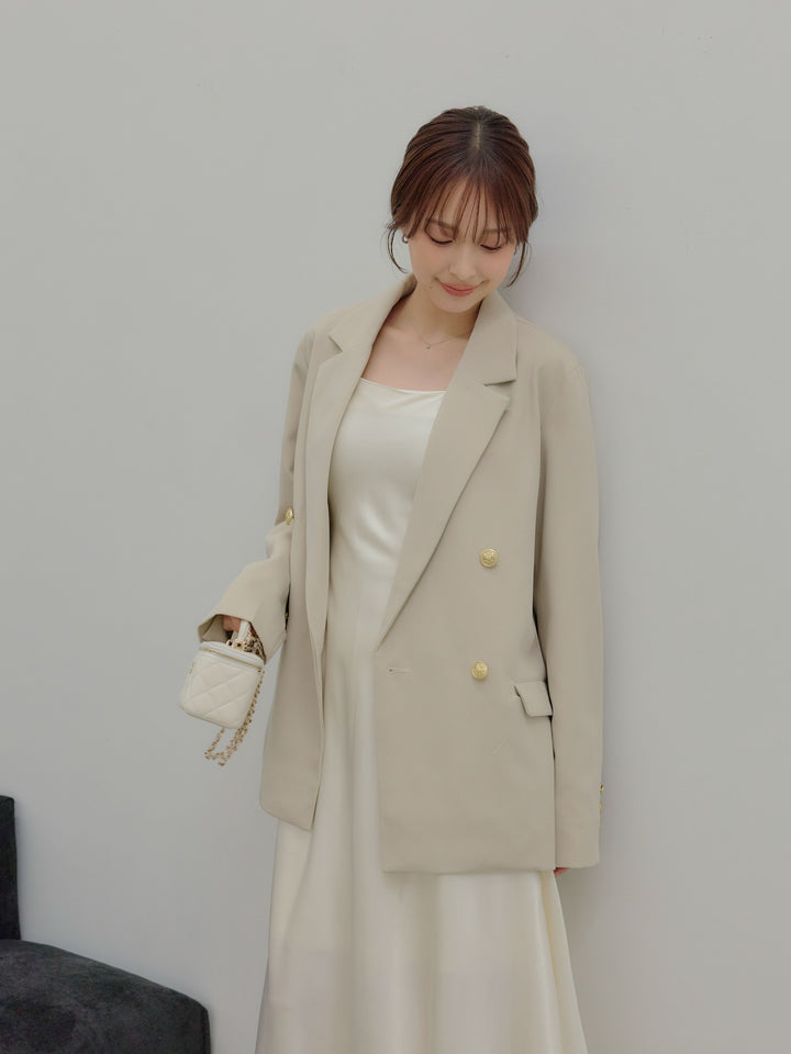 ゴールドボタンテーラードジャケット