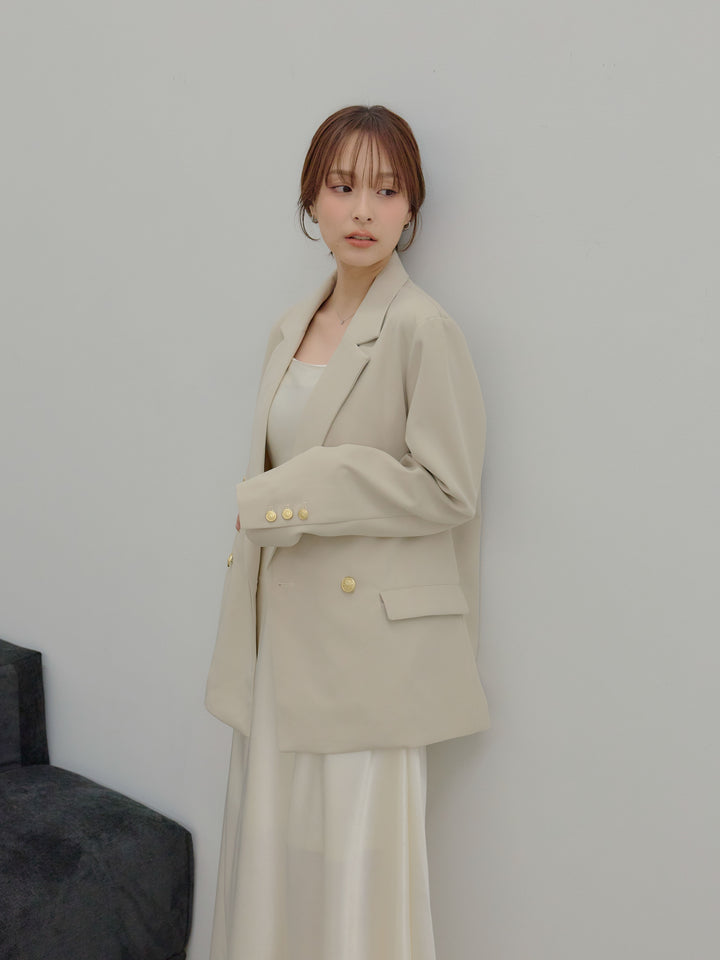 ゴールドボタンテーラードジャケット