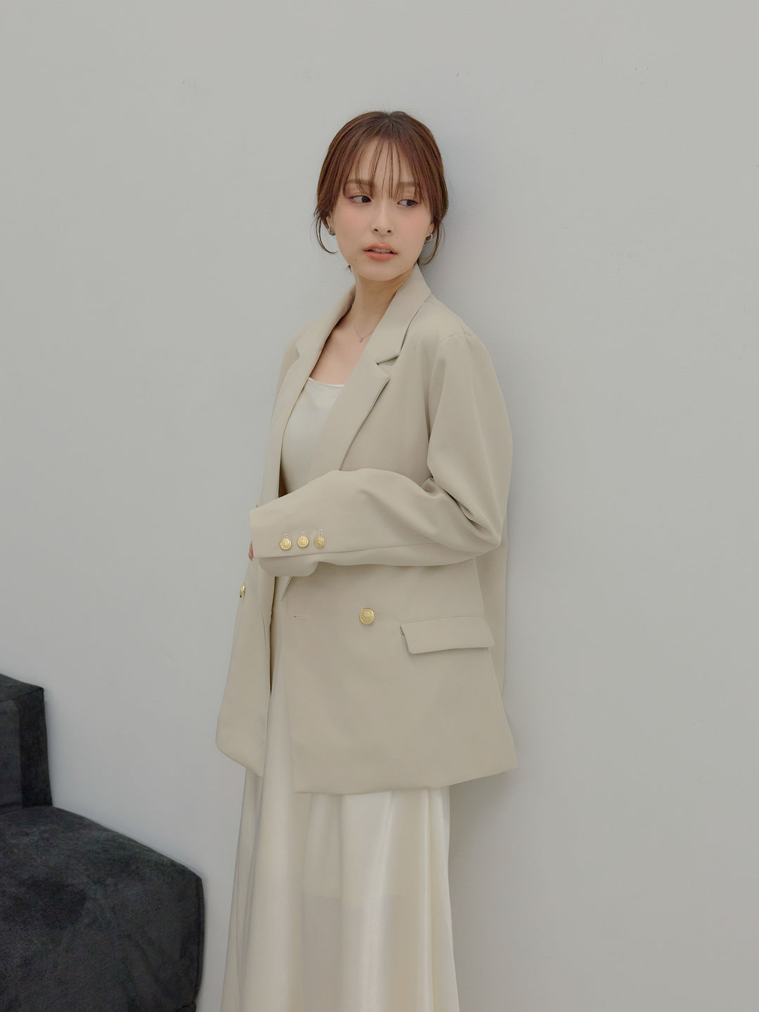 【SET】ゴールドボタンテーラードジャケット+【Essential】Back open satin camisole dress(2set)