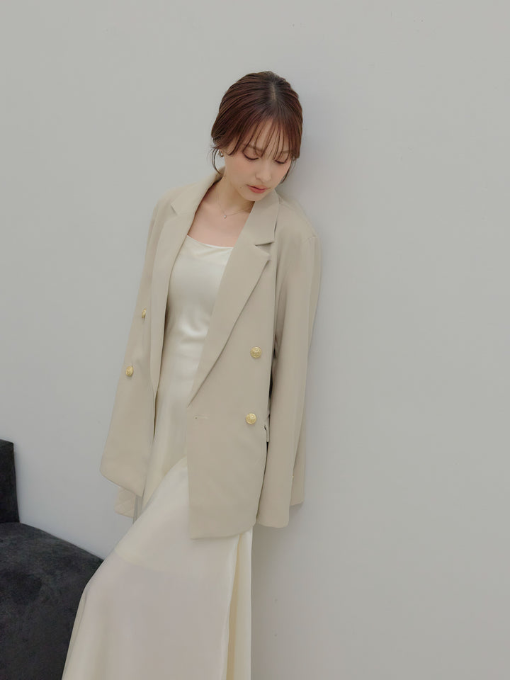 ゴールドボタンテーラードジャケット