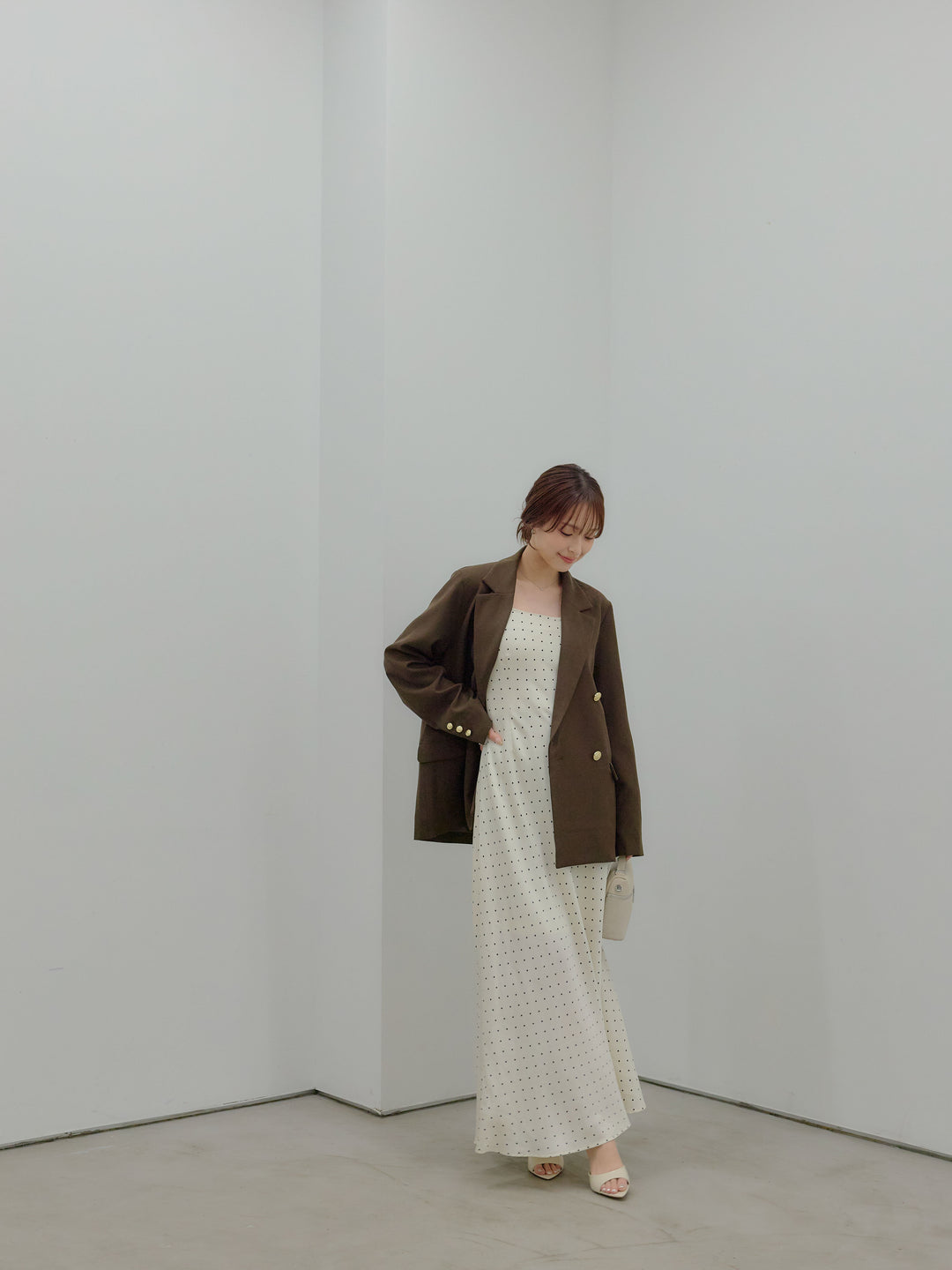 【SET】ゴールドボタンテーラードジャケット+【Essential】Back open satin camisole dress(2set)