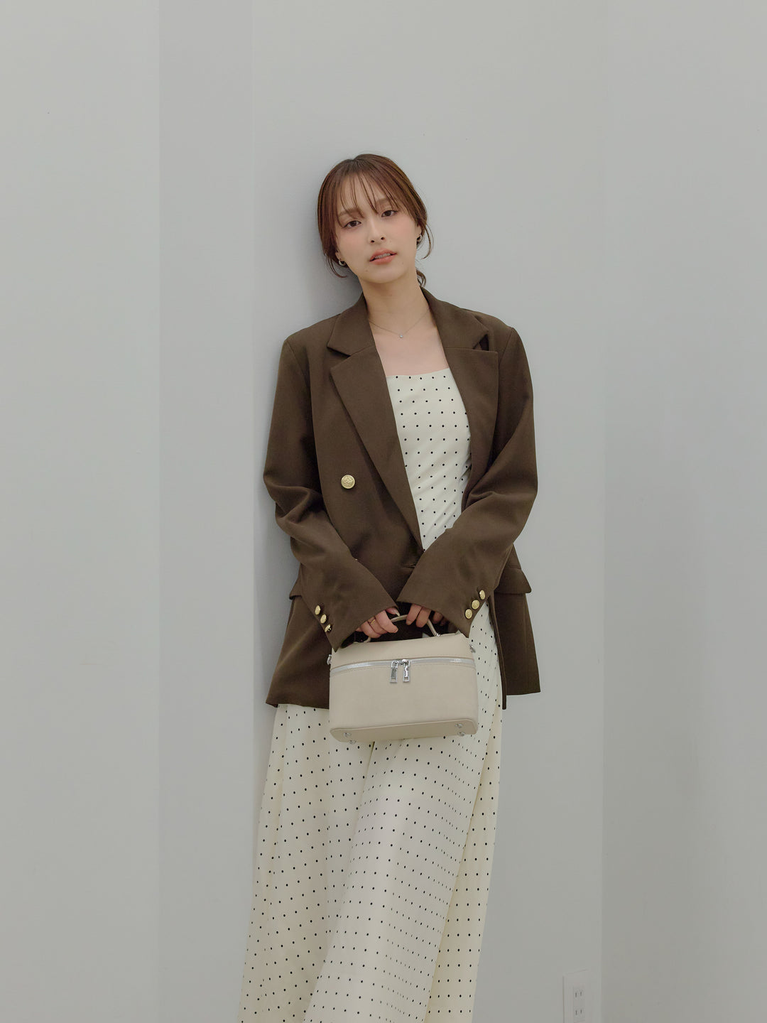 【SET】ゴールドボタンテーラードジャケット+【Essential】Back open satin camisole dress(2set)