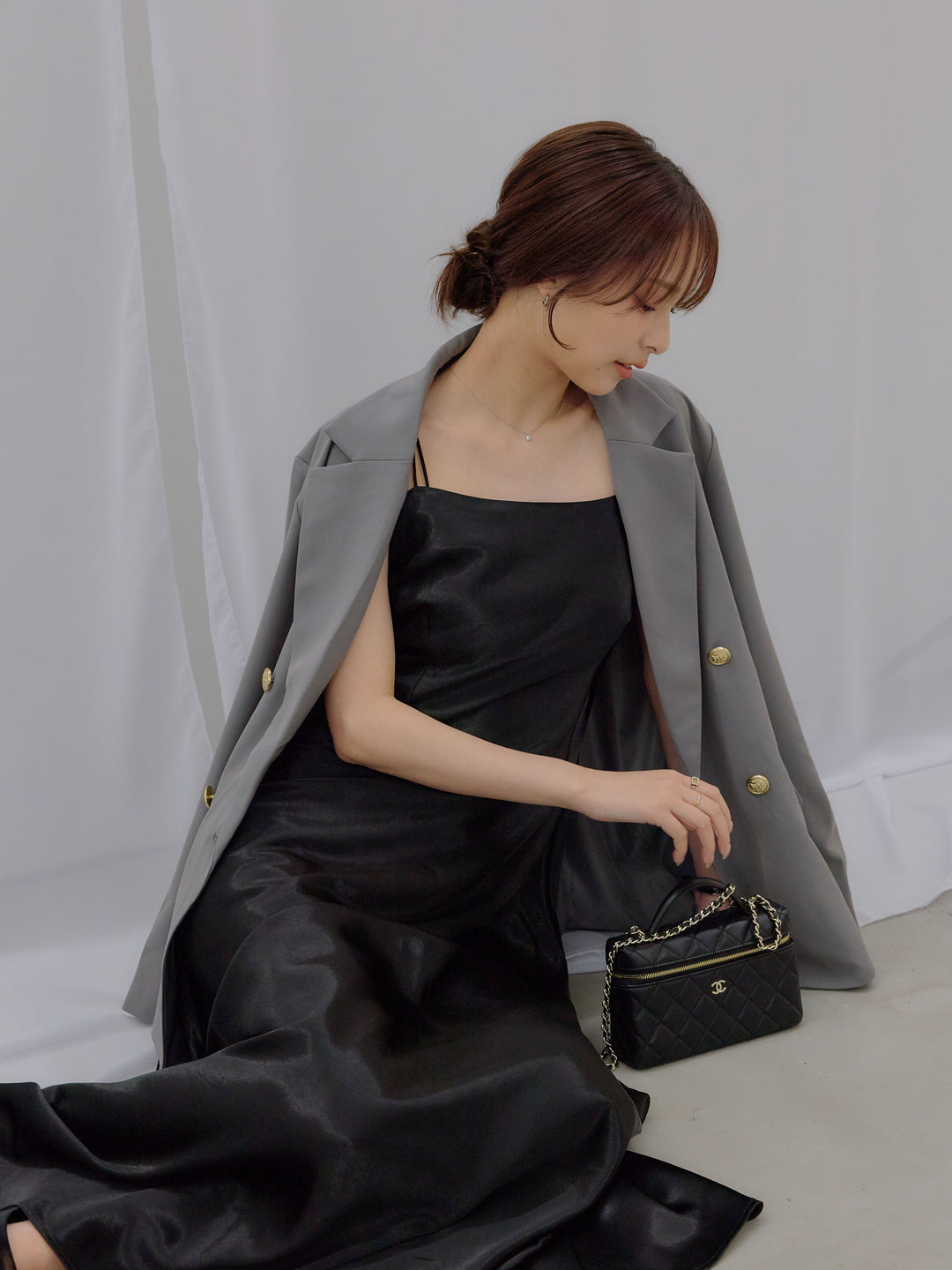 【SET】ゴールドボタンテーラードジャケット+【Essential】Back open satin camisole dress(2set)