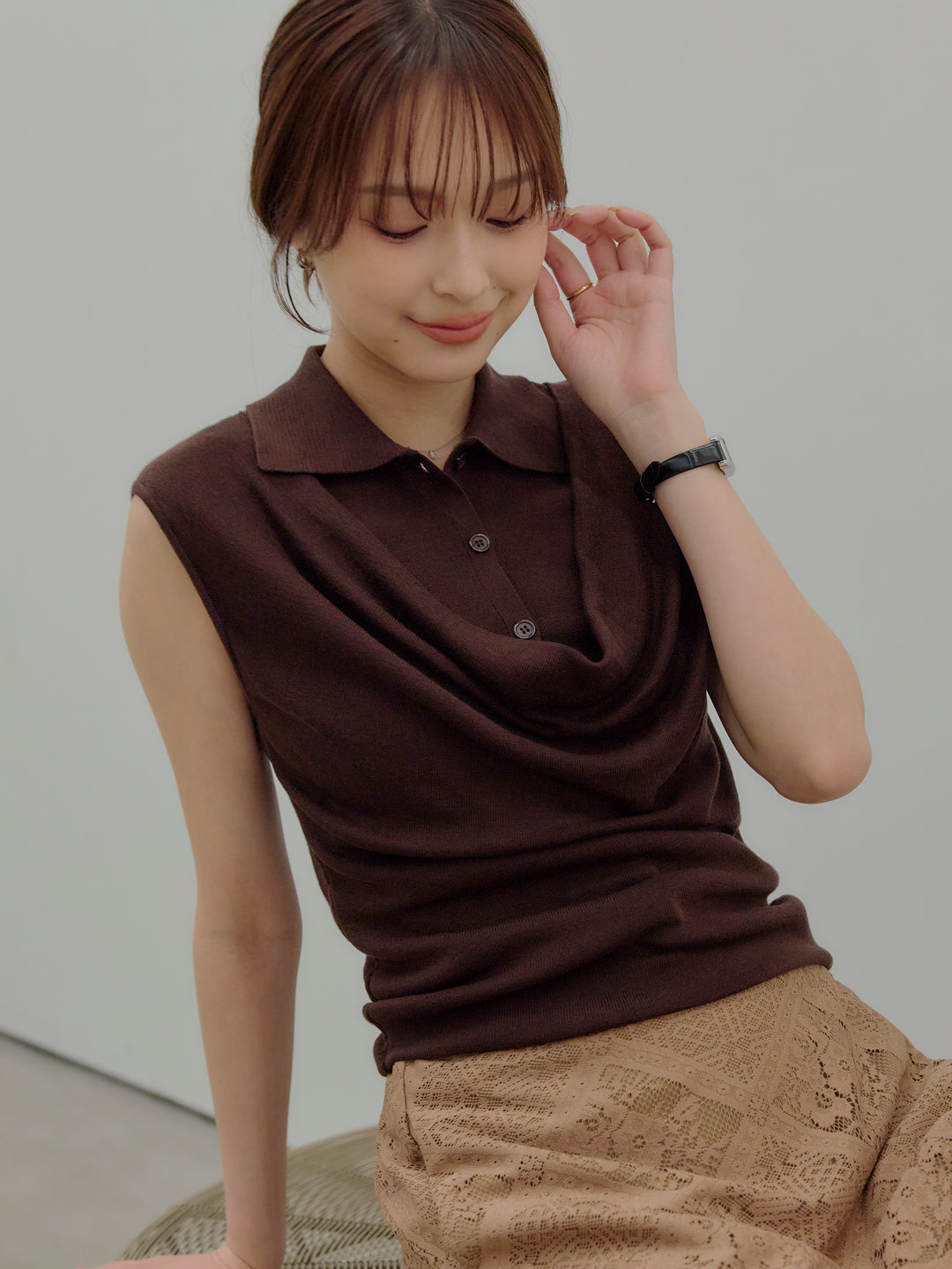 ドレープレイヤードデザイン襟付きノースリーブニットトップス