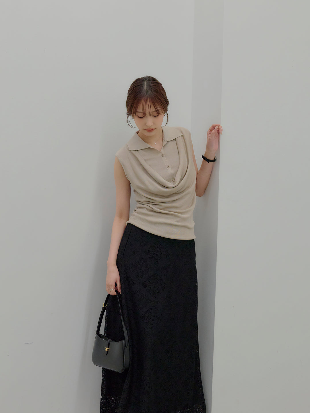 ドレープレイヤードデザイン襟付きノースリーブニットトップス