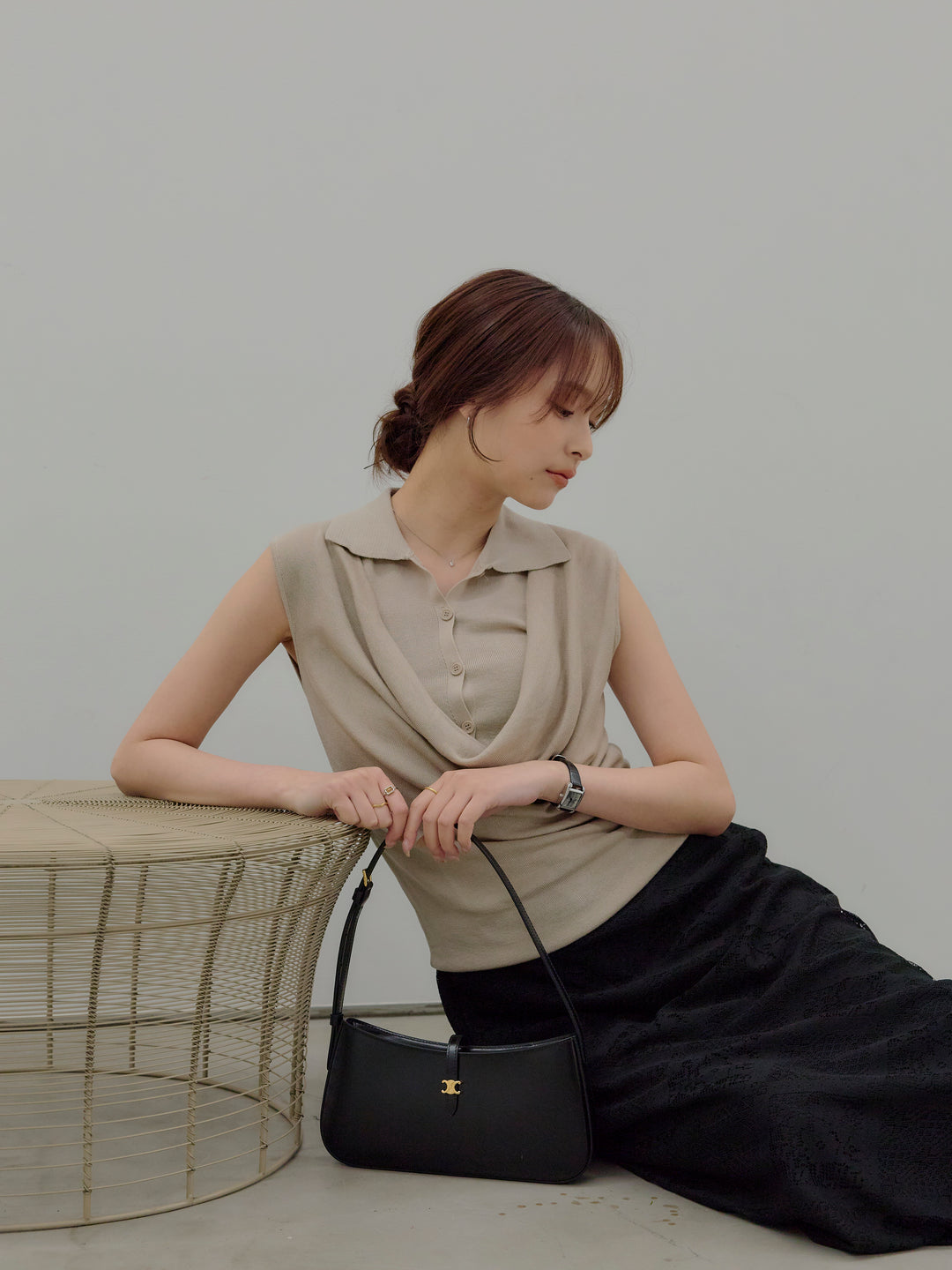 ドレープレイヤードデザイン襟付きノースリーブニットトップス