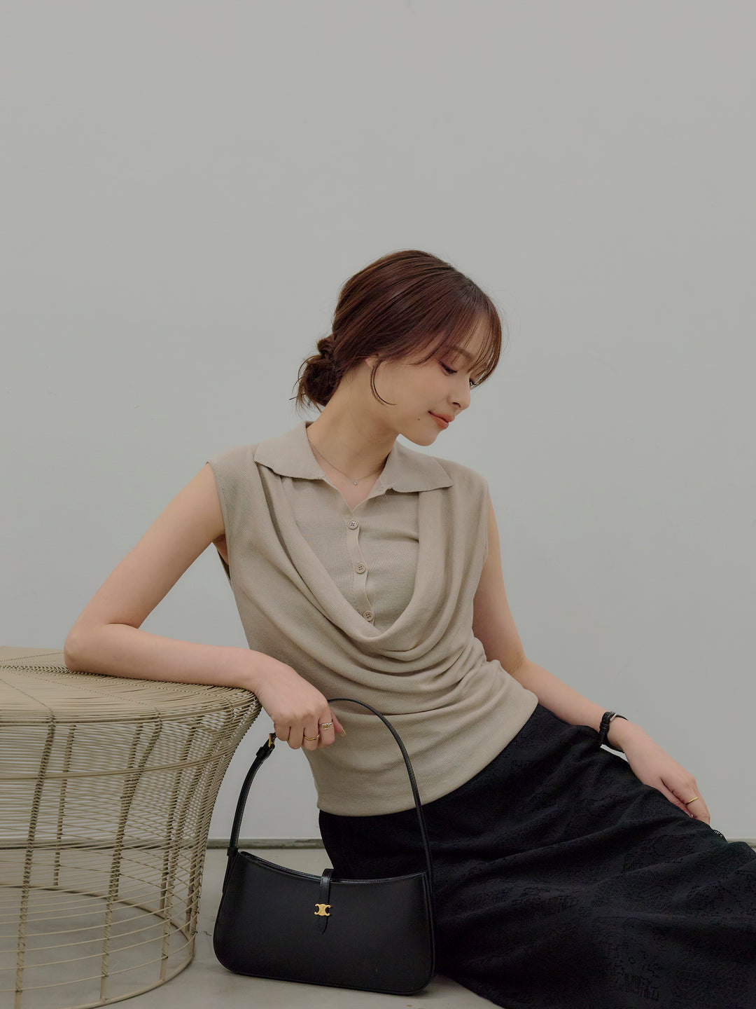 ドレープレイヤードデザイン襟付きノースリーブニットトップス