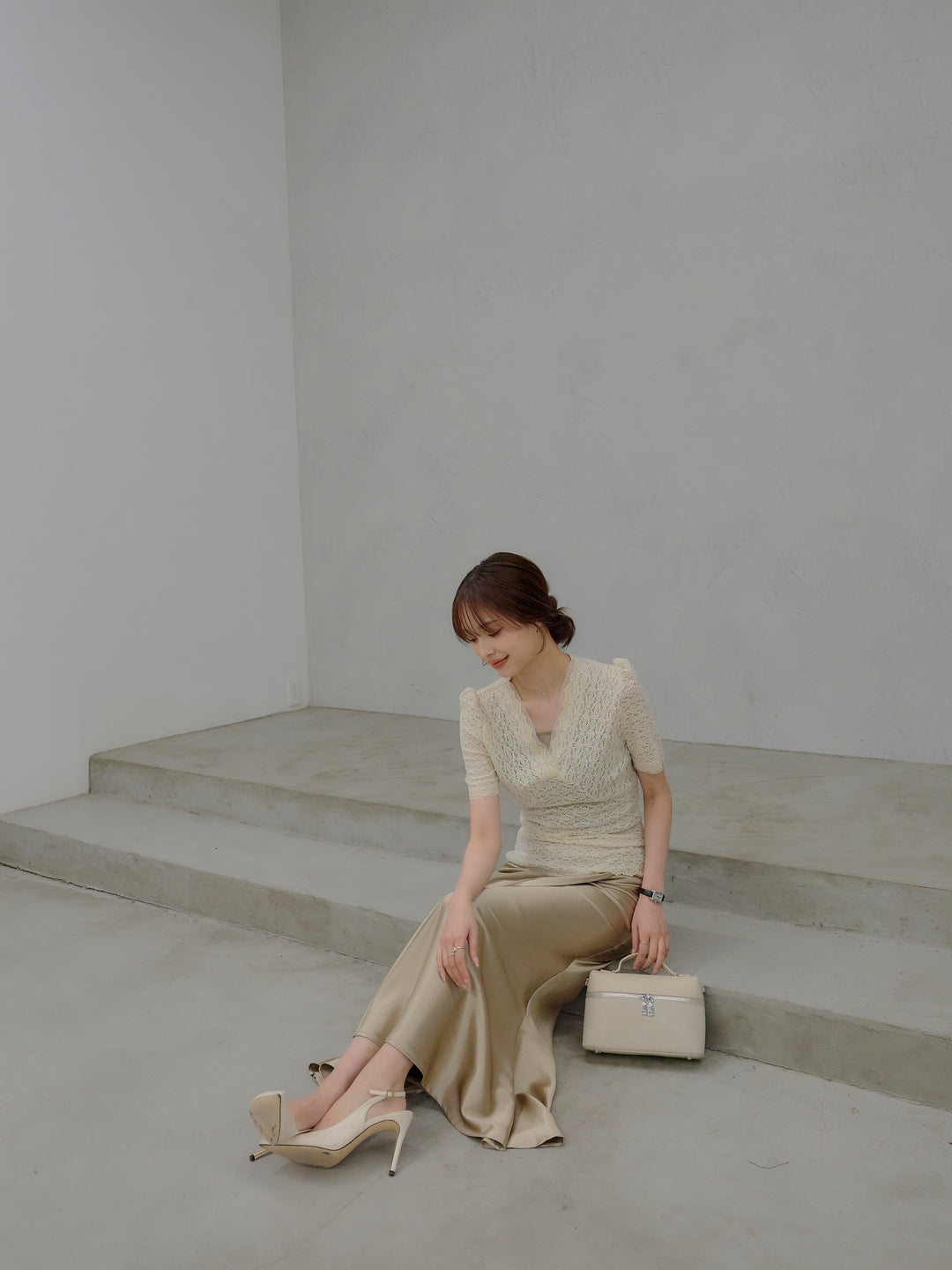 チュールレイヤードグリッターレースパフスリーブトップス