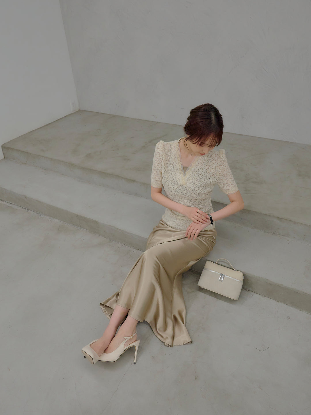 チュールレイヤードグリッターレースパフスリーブトップス