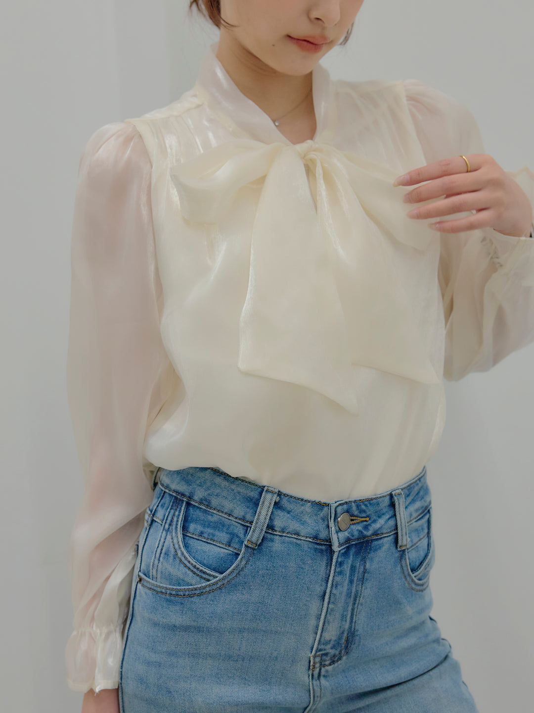 グロッシーオーガンジーボウタイブラウス