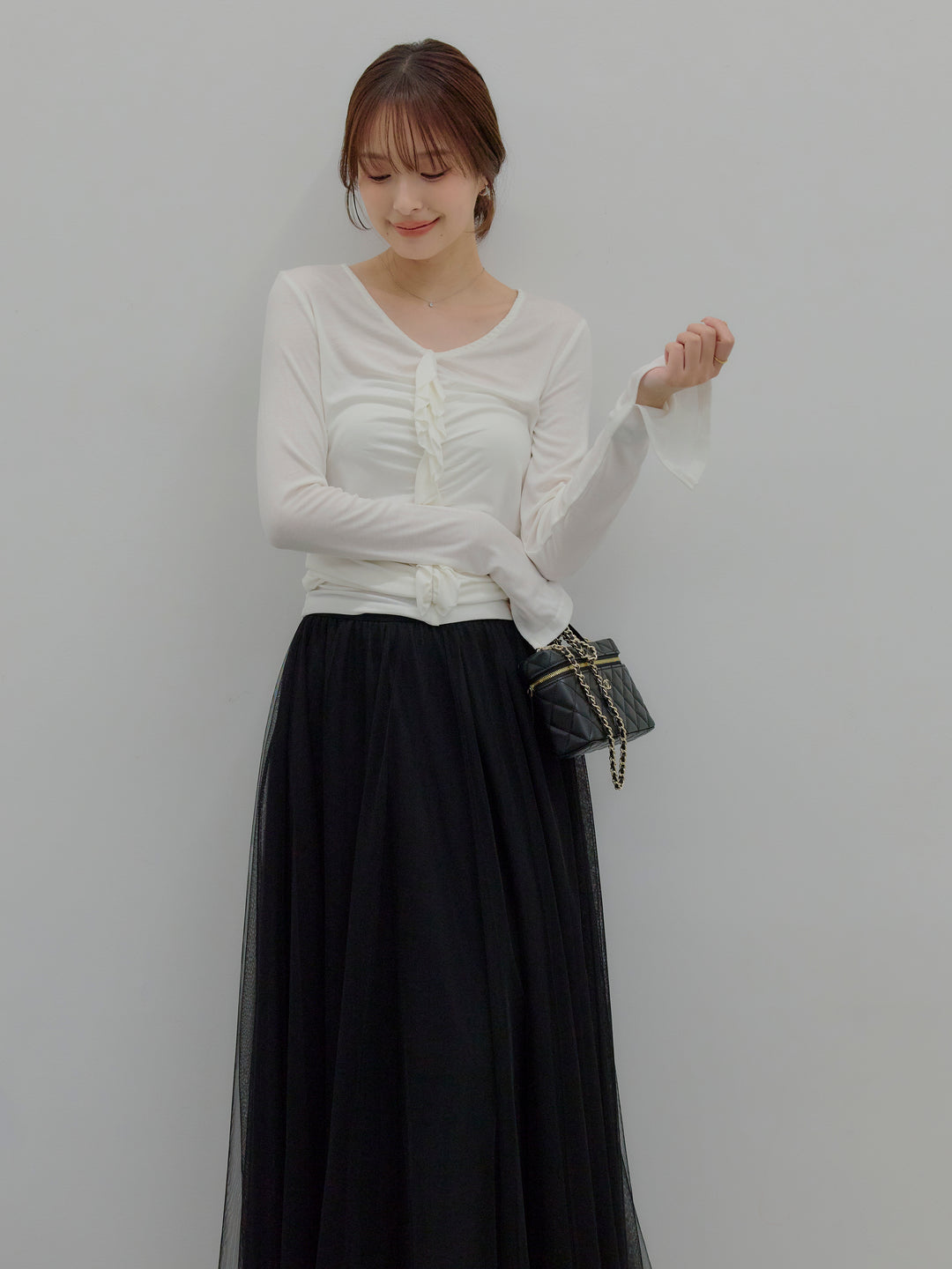 フロントフリルフィットトップス