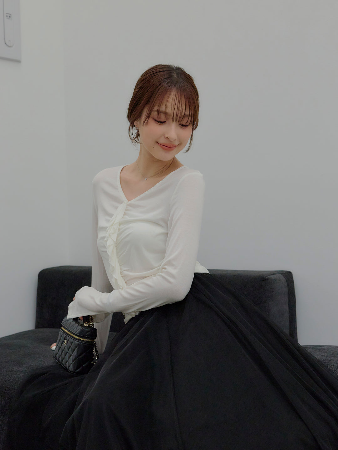 フロントフリルフィットトップス