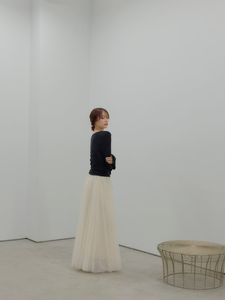 フロントフリルフィットトップス