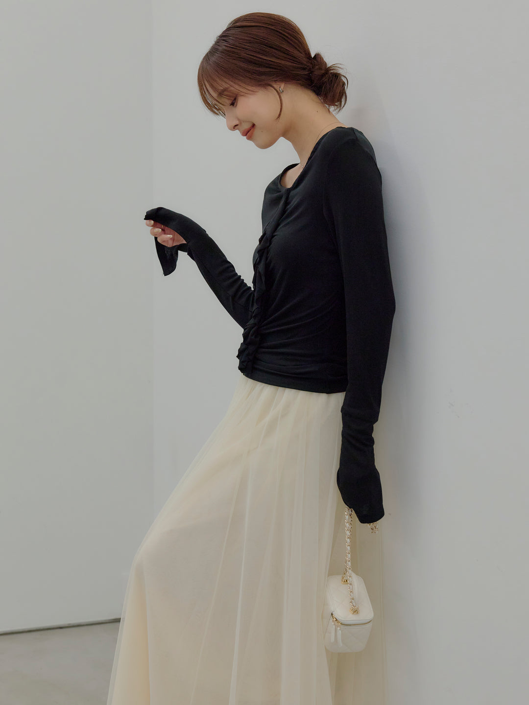 フロントフリルフィットトップス