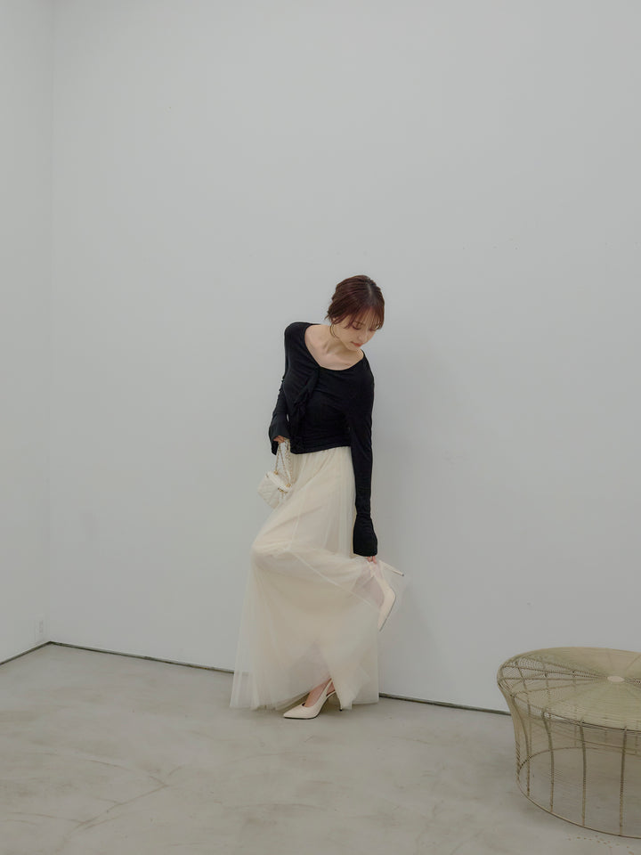 フロントフリルフィットトップス