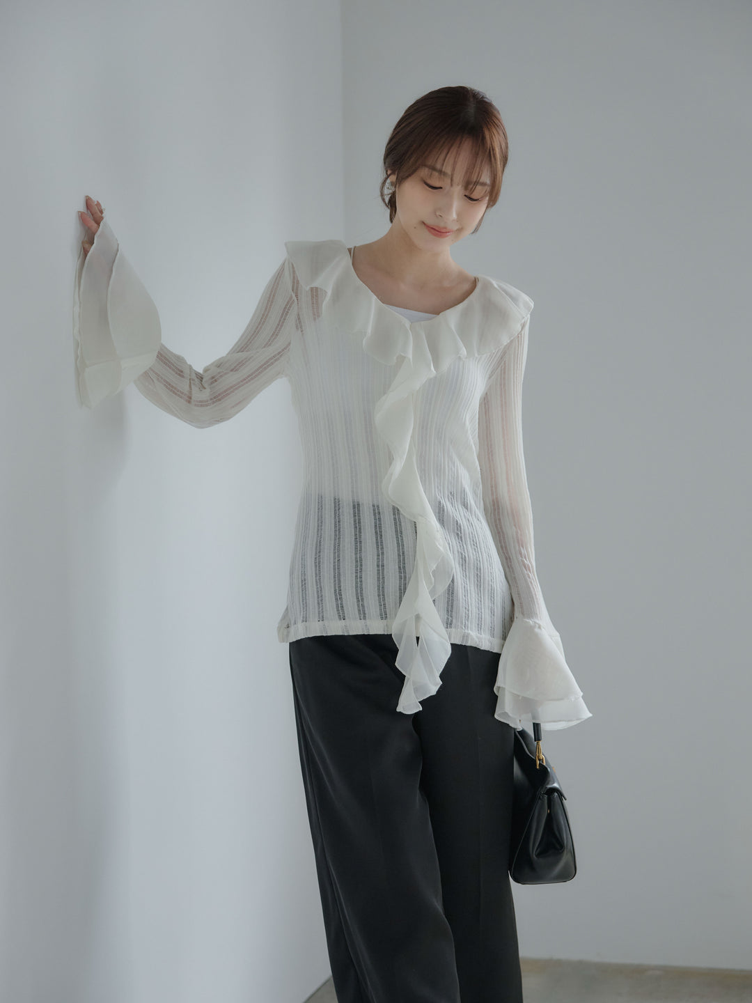 ストライプシアーラッフルトップス