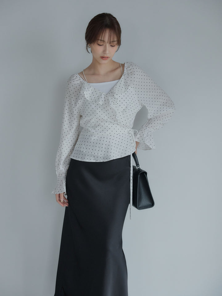 ドットパターンラッフルラップブラウス