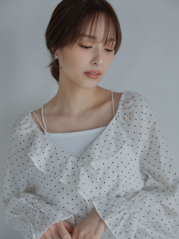 ドットパターンラッフルラップブラウス