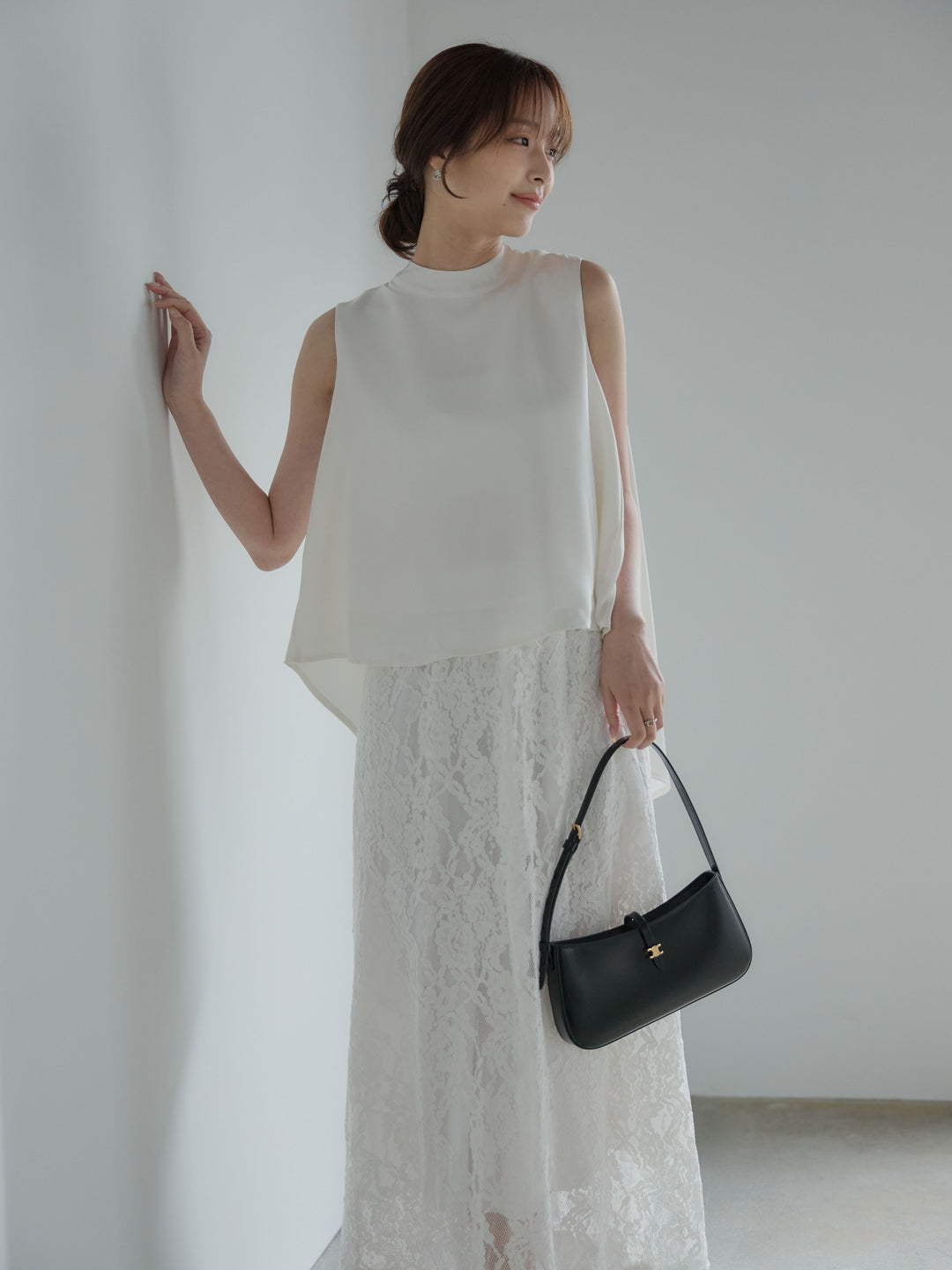 【SET】バックデザインサテンノースリーブトップス+フラワージャガードソフトAラインスカート(2set)