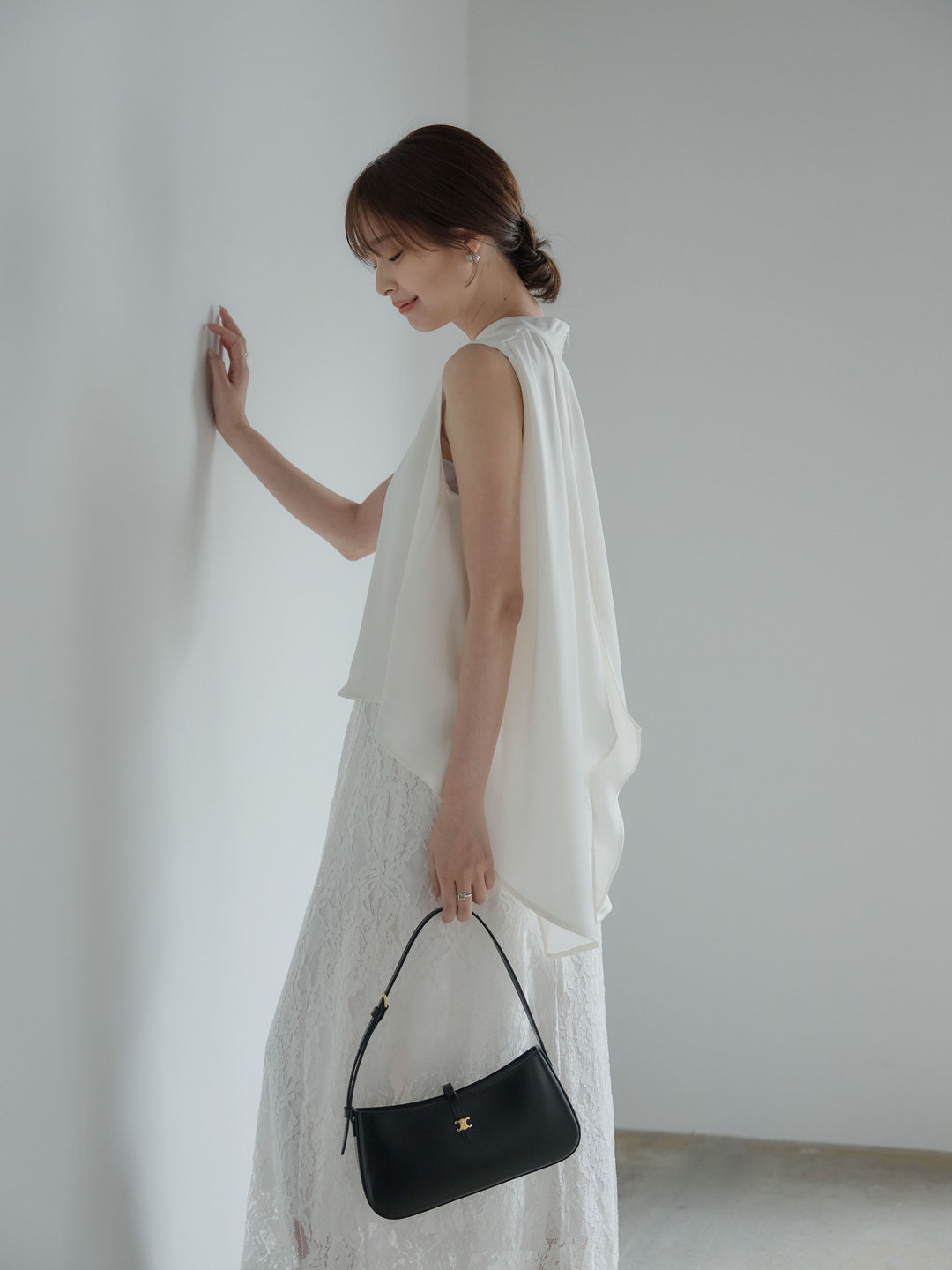 【SET】バックデザインサテンノースリーブトップス+フラワージャガードソフトAラインスカート(2set)