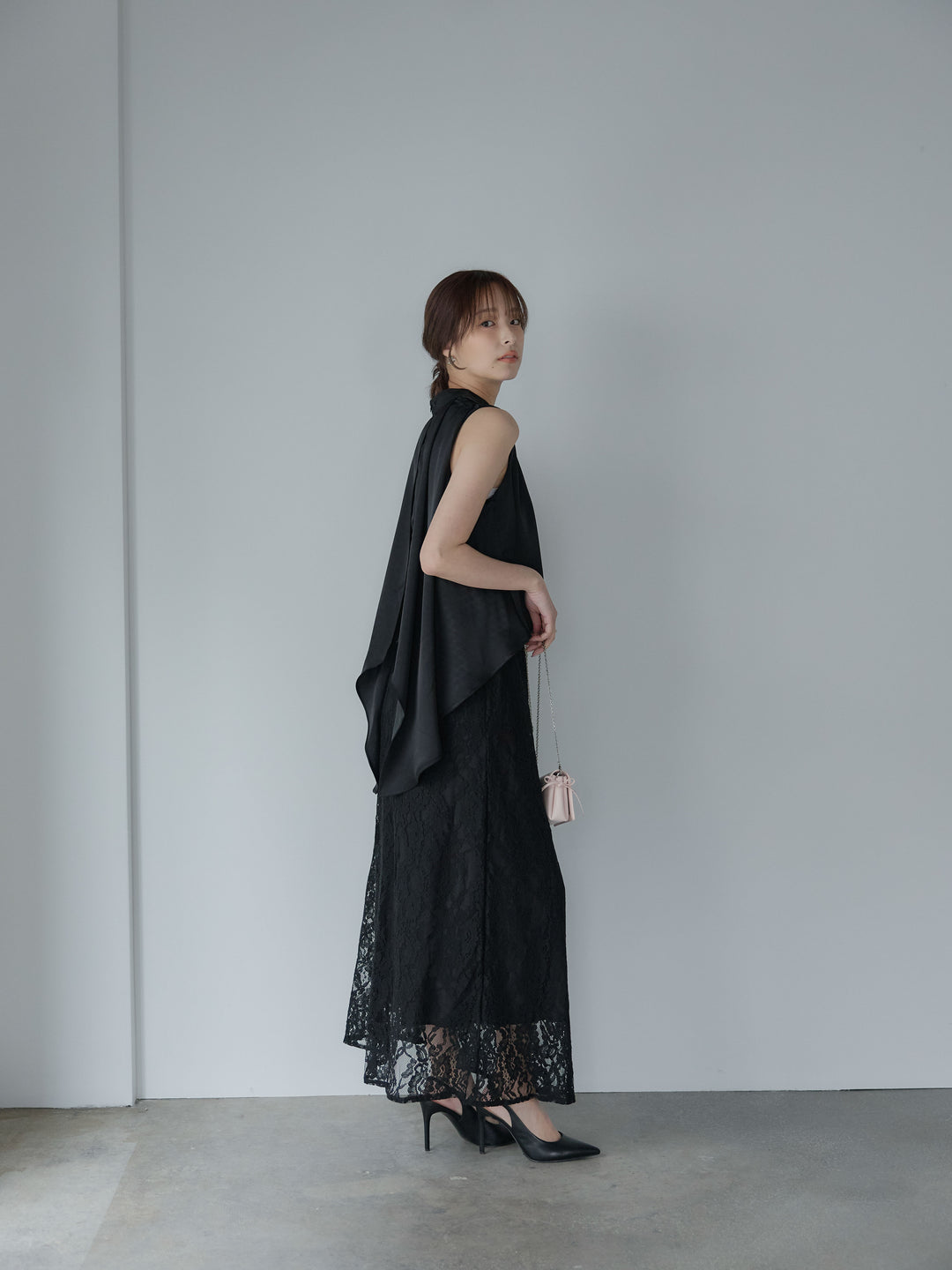 【SET】バックデザインサテンノースリーブトップス+フラワージャガードソフトAラインスカート(2set)