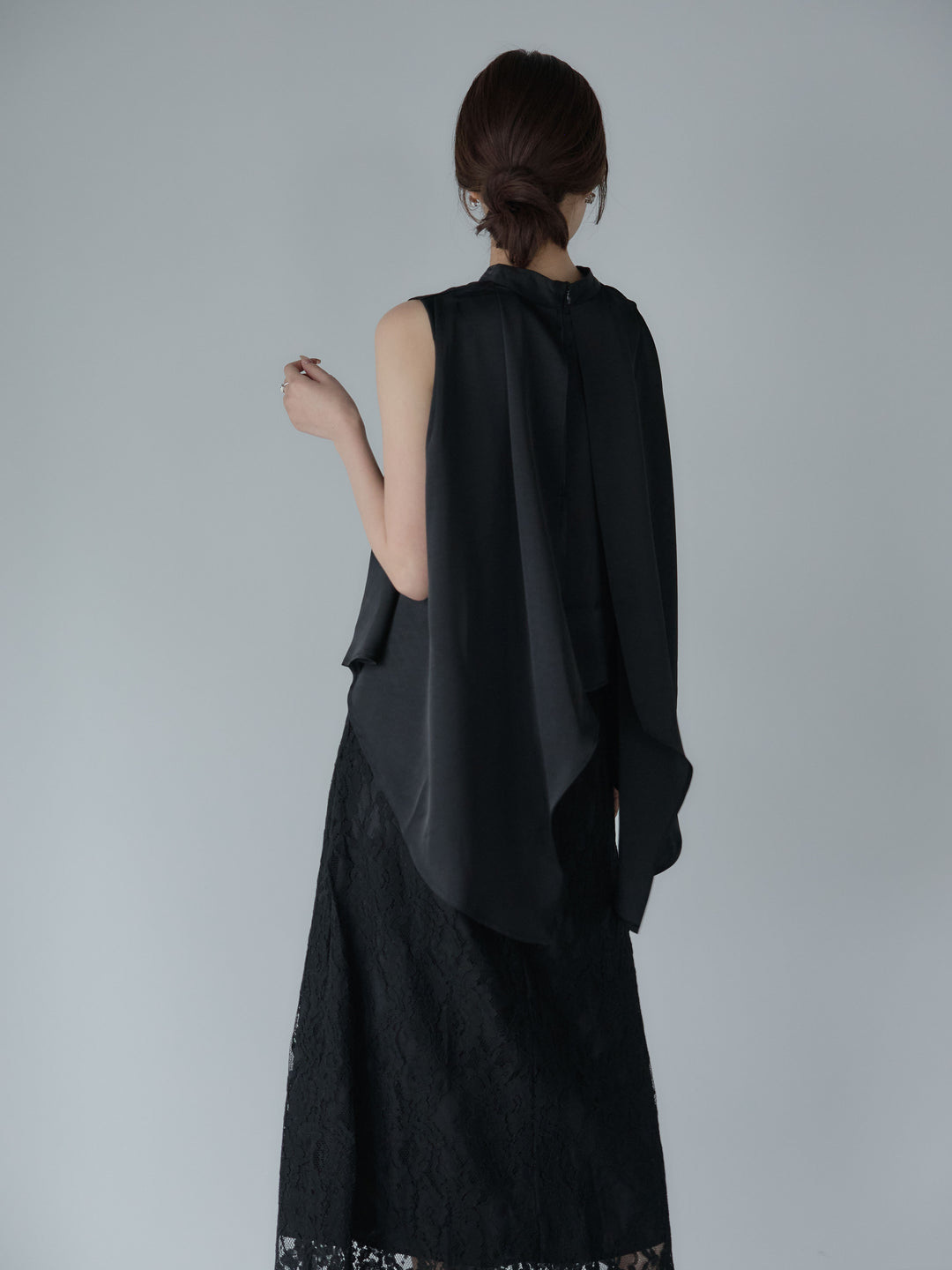 【SET】バックデザインサテンノースリーブトップス+フラワージャガードソフトAラインスカート(2set)