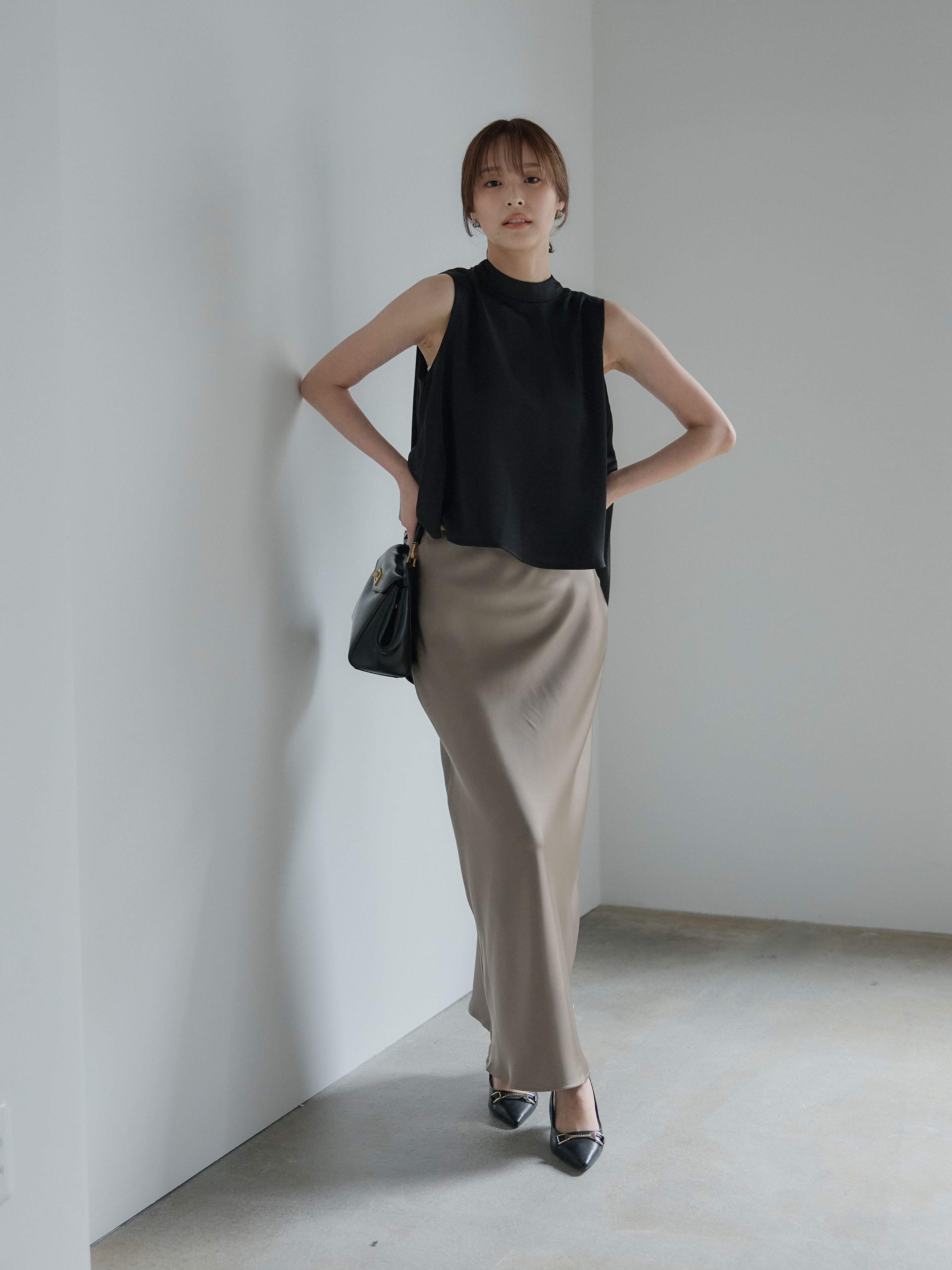SET】バックデザインサテンノースリーブトップス+ライトサテンナロー