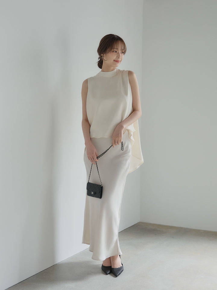 バックデザインサテンノースリーブトップス