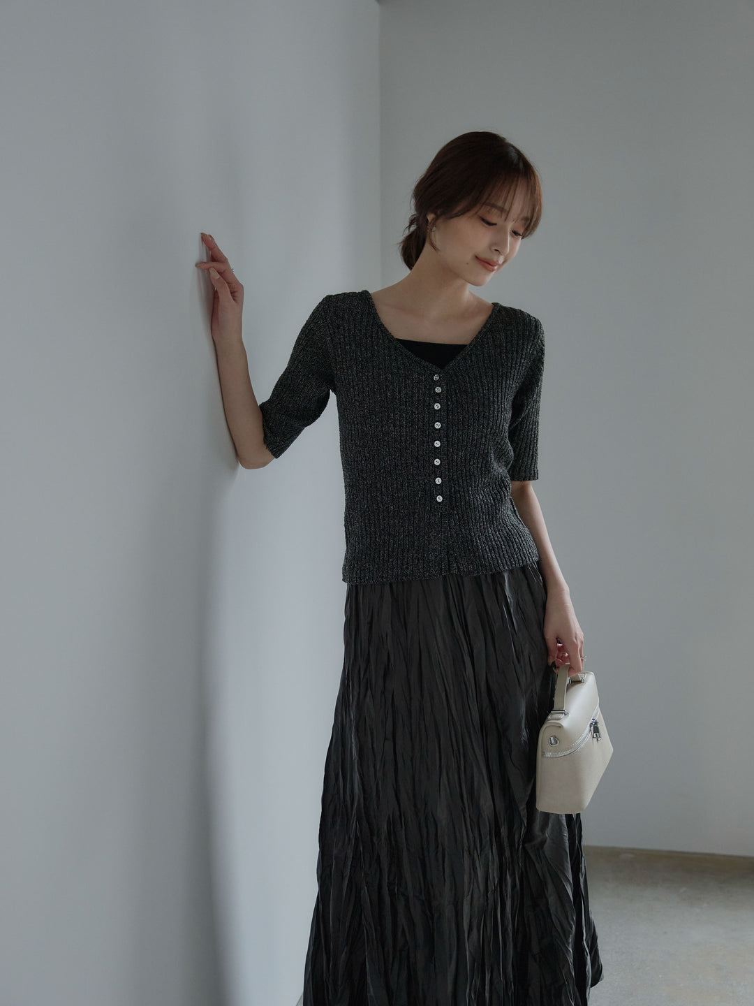 メタルボタンVネック5分袖カーディガン