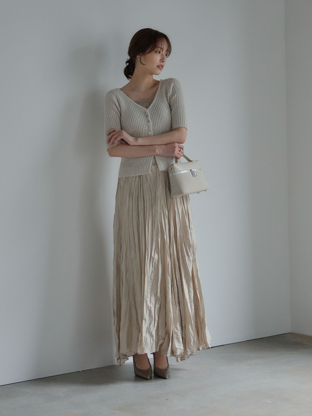 メタルボタンVネック5分袖カーディガン