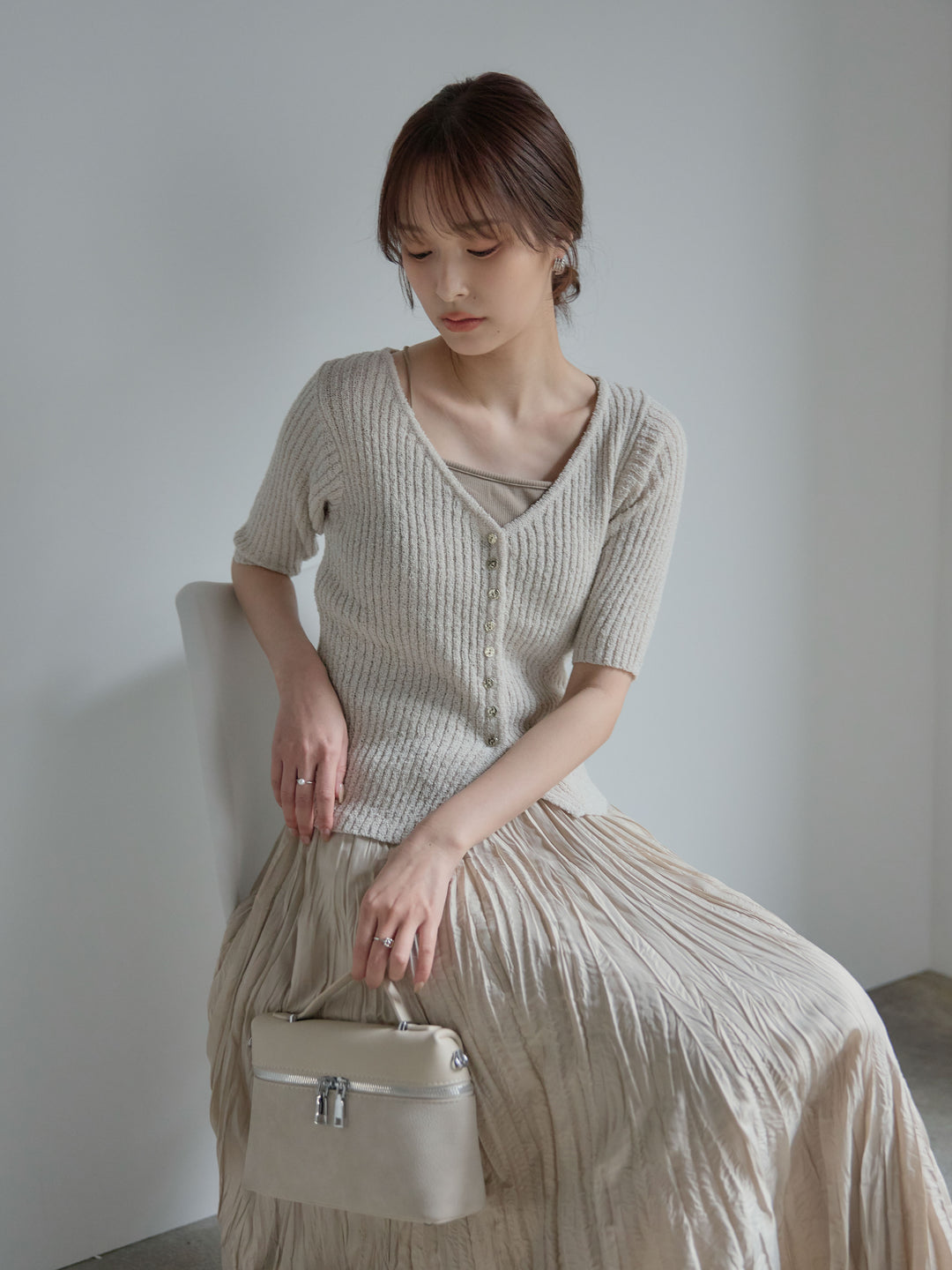 メタルボタンVネック5分袖カーディガン