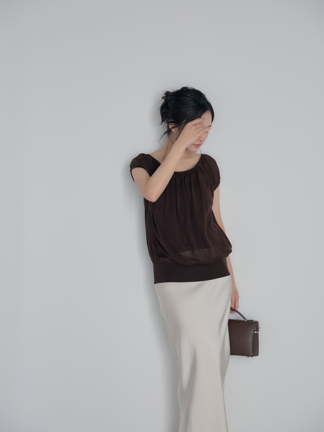 ラウンドネックシーアニットトップス