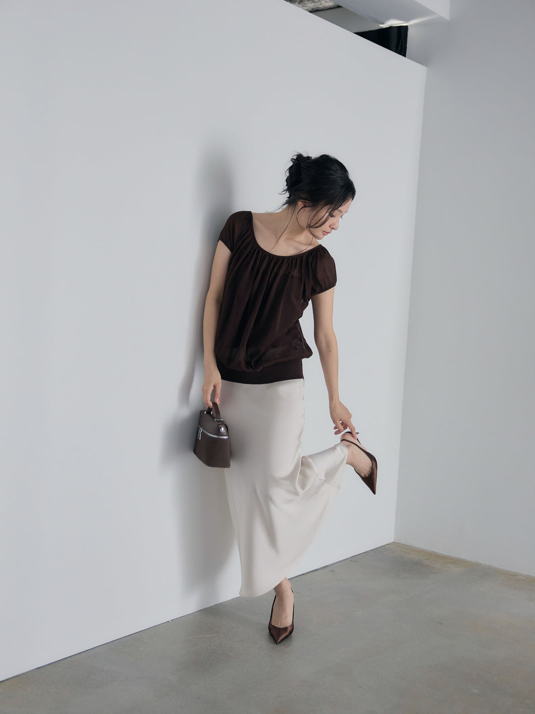 ラウンドネックシーアニットトップス