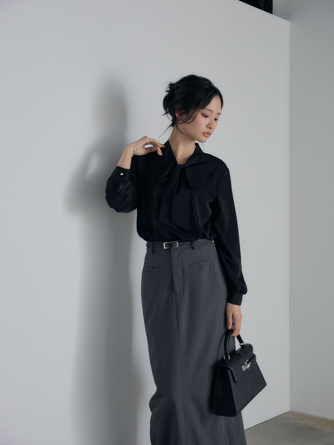 【SET】ボウタイサテンシャツ+【Essential】Authentic pencil skrt(2set)