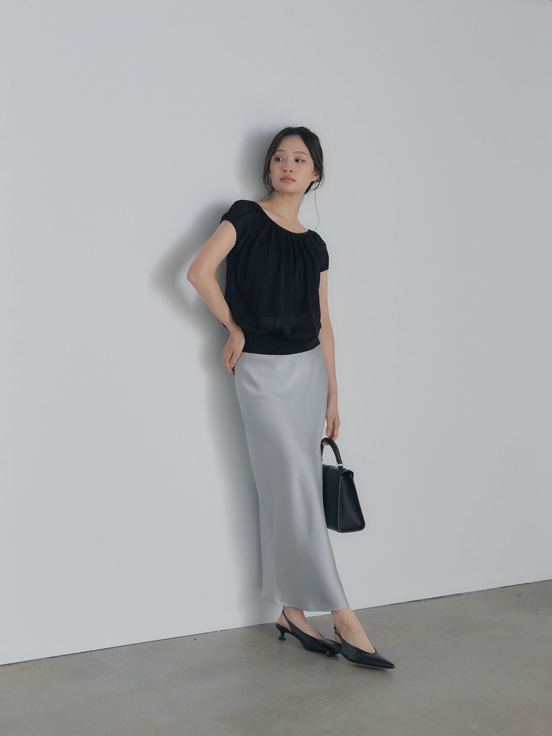 ラウンドネックシーアニットトップス