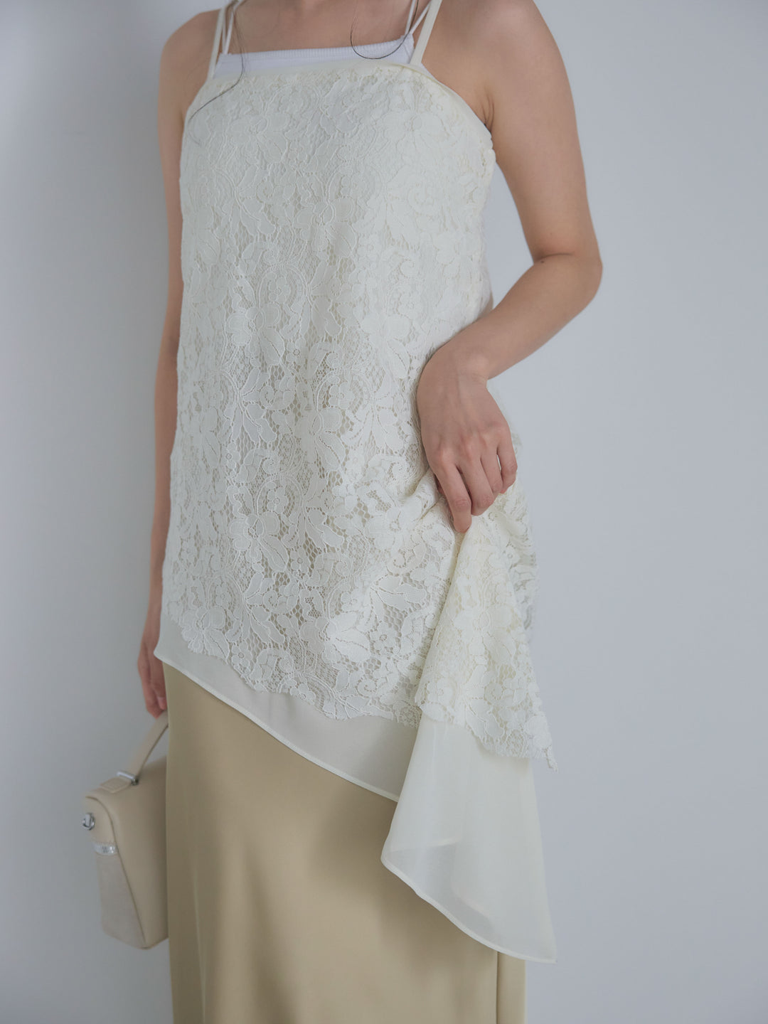 チュールレイヤードジャガードレースキャミソール