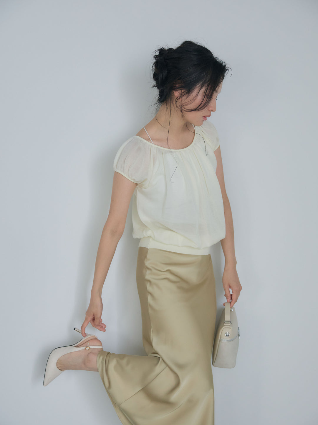 ラウンドネックシーアニットトップス