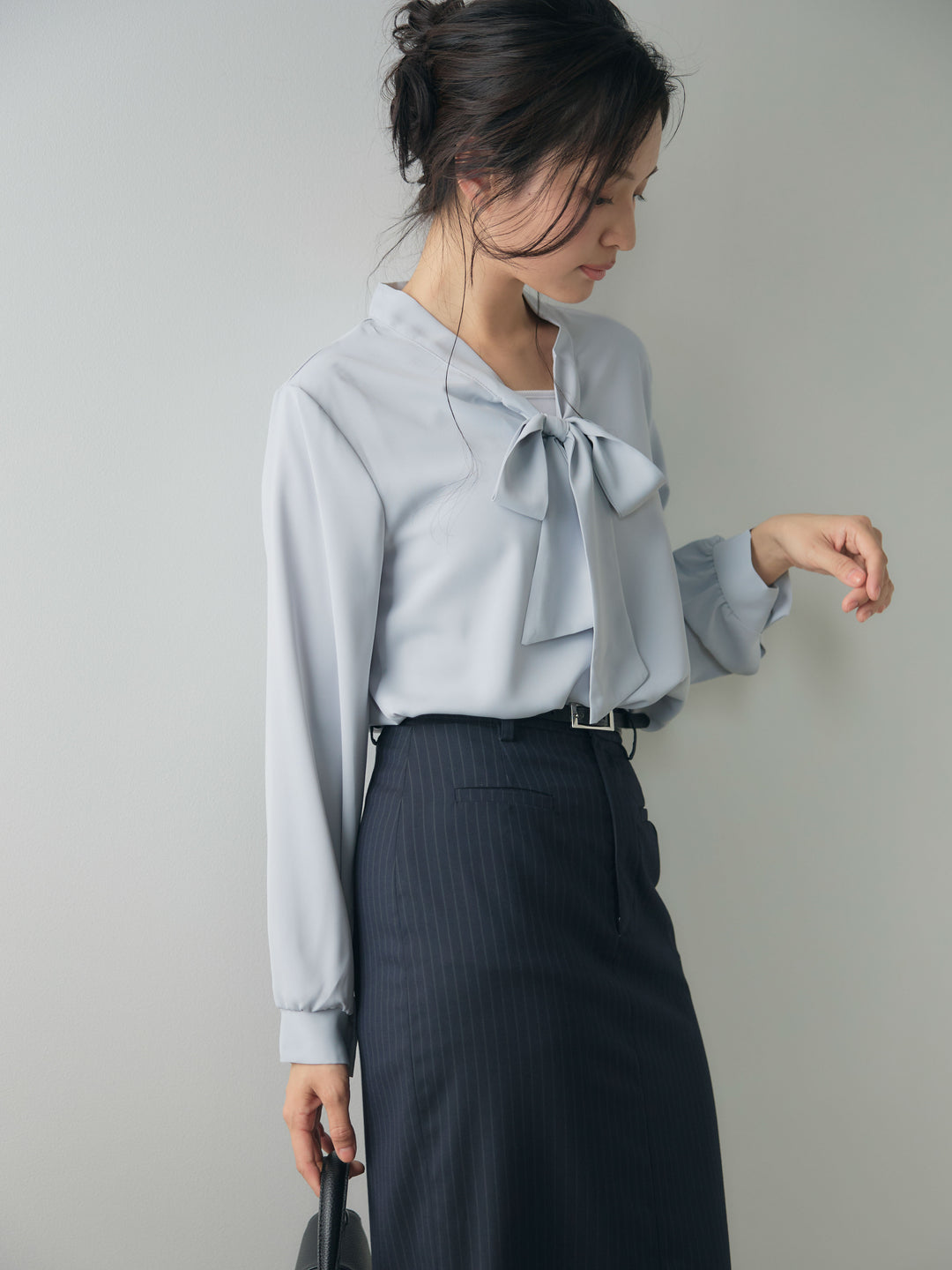 【SET】ボウタイサテンシャツ+【Essential】Authentic pencil skrt(2set)