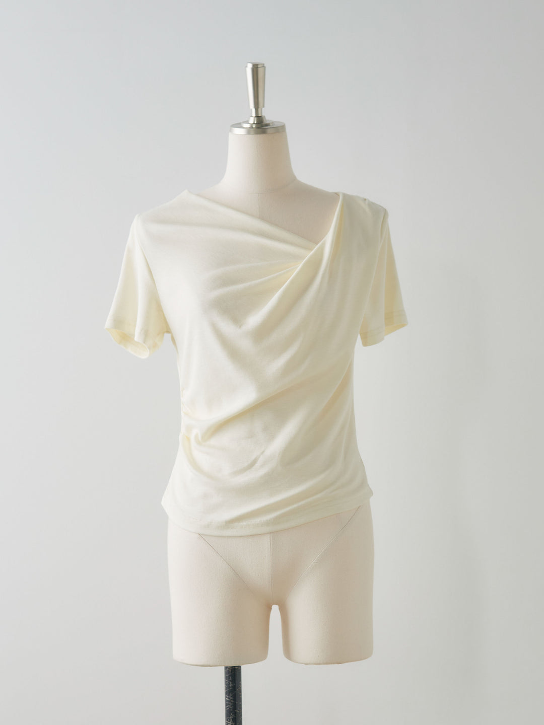 ドレープハーフスリーブカットソー