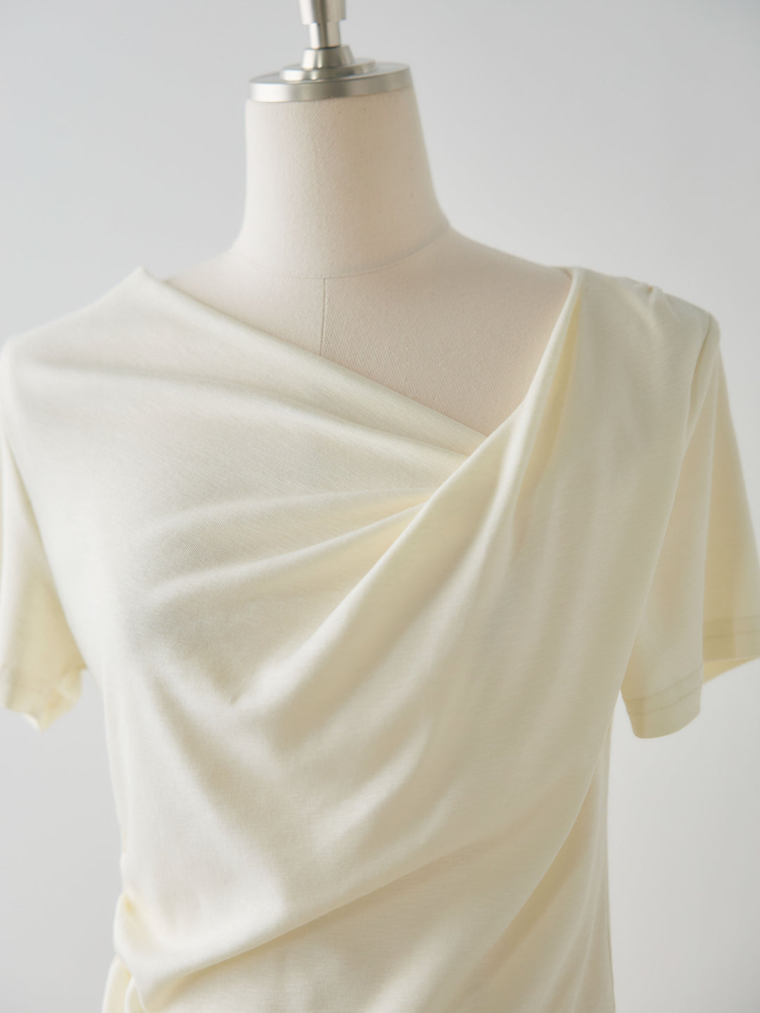 ドレープハーフスリーブカットソー