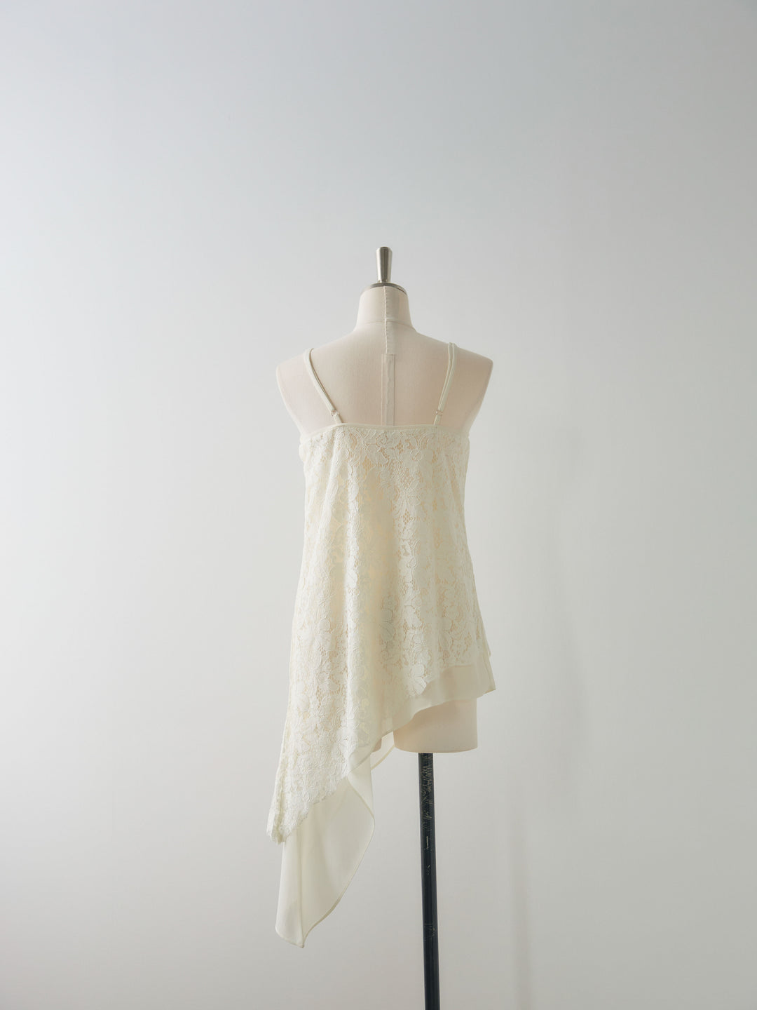 チュールレイヤードジャガードレースキャミソール