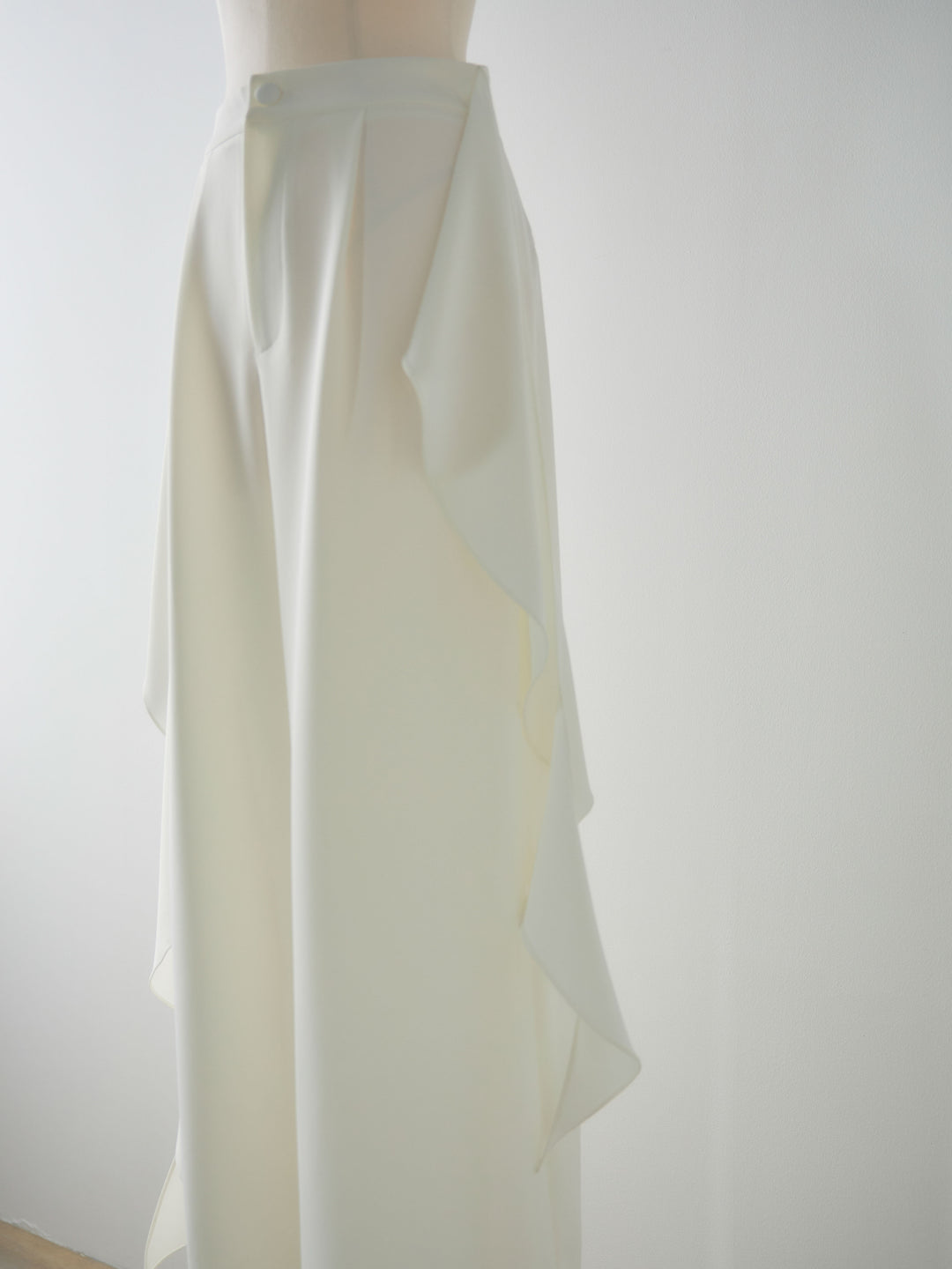 フロントラッフルリボンワイドパンツ