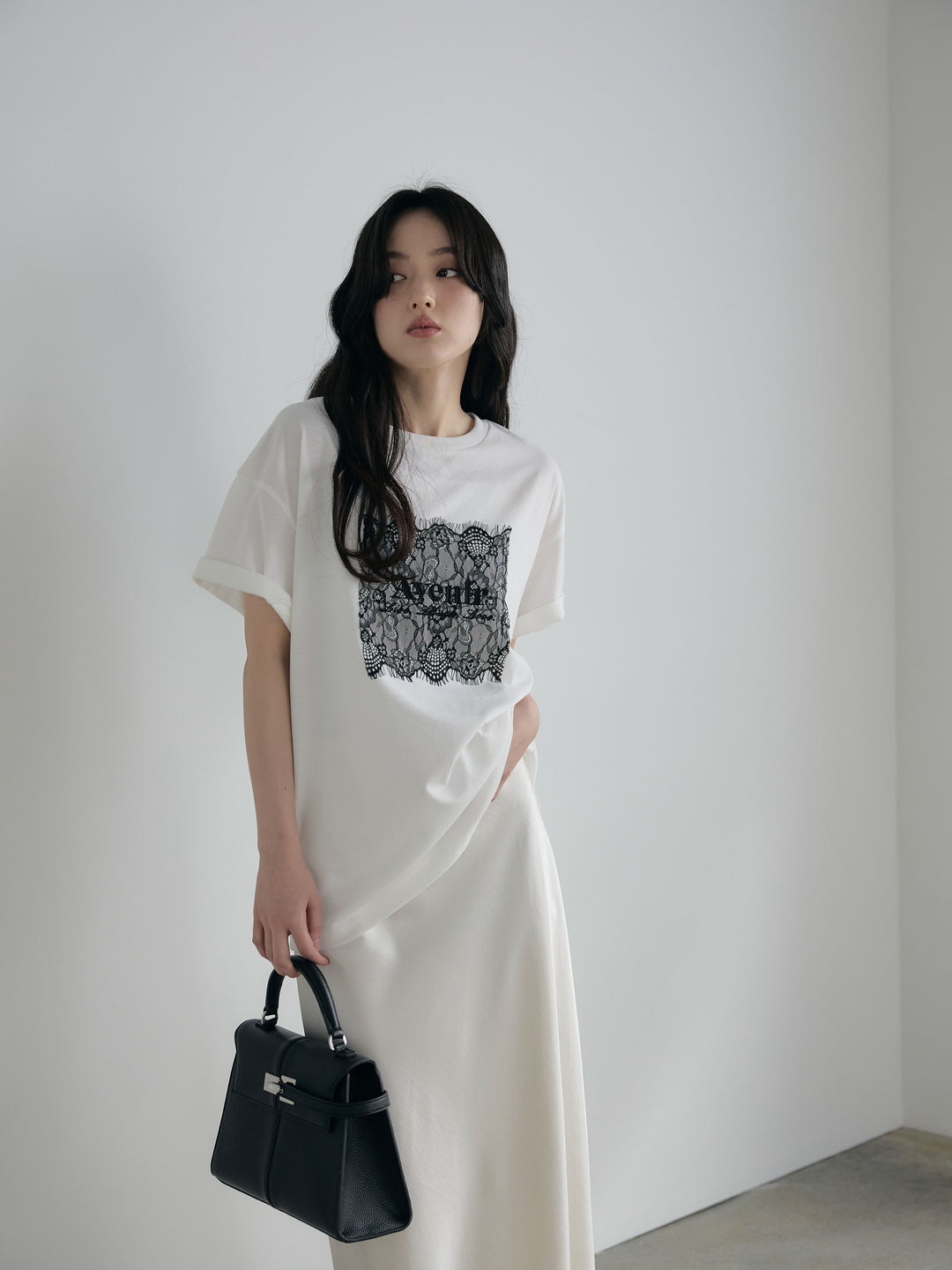 【SET】【cool touch】レースロゴ刺繍Tシャツ+リュクスAラインサテンスカート(2set)