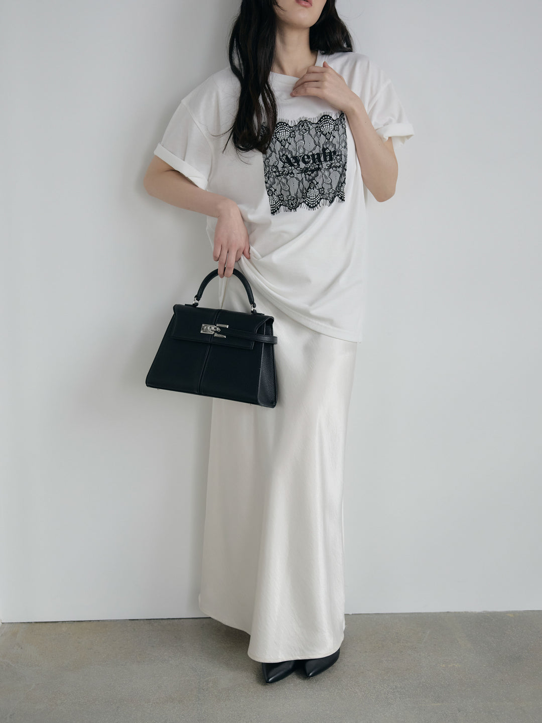 【SET】【cool touch】レースロゴ刺繍Tシャツ+リュクスAラインサテンスカート(2set)